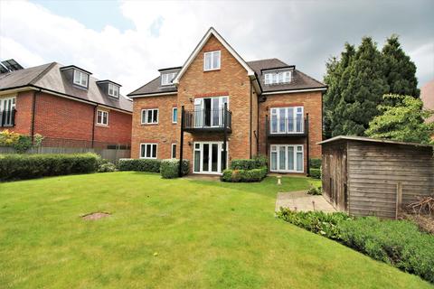 Flat 2, 32 Between Streets, Cobham, KT11 1AF
