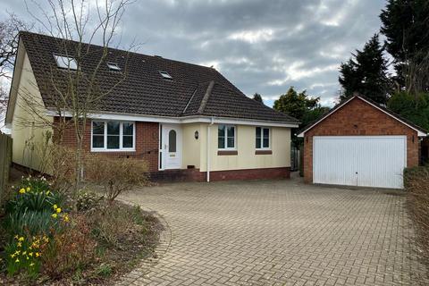 3 Oaklands Close, Chulmleigh, EX18 7AU