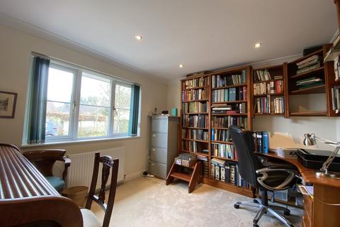 3 Oaklands Close, Chulmleigh, EX18 7AU