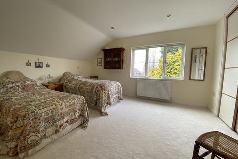 3 Oaklands Close, Chulmleigh, EX18 7AU