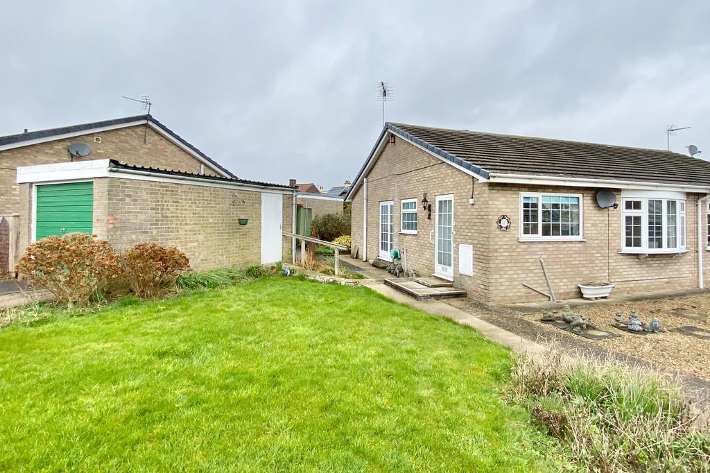 Londesborough Road, Cranswick 2 bed semidetached bungalow £155,000