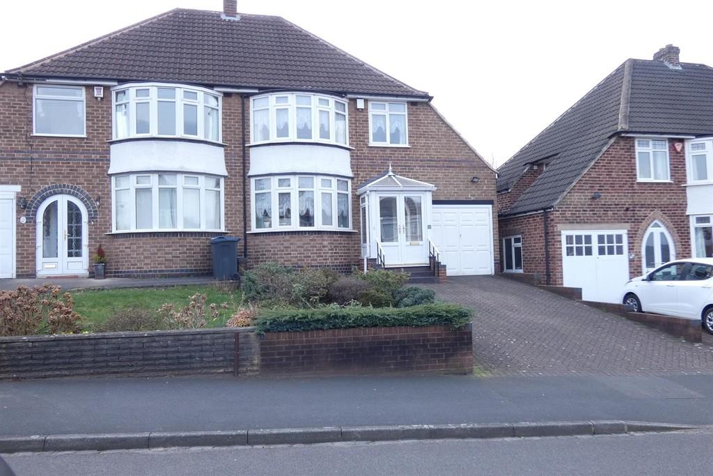 Moss Drive, Sutton Coldfield 3 bed semidetached house £350,000