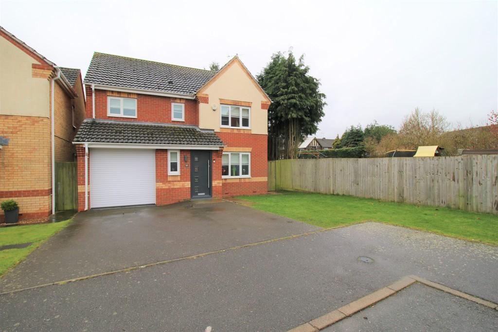 Larkspur Grove, Bedworth 4 bed detached house £305,000