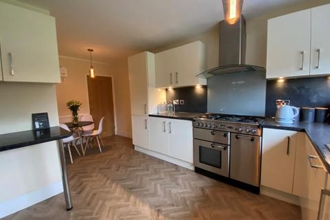 32 Deerfold Crescent, Burntwood, WS7 9AX