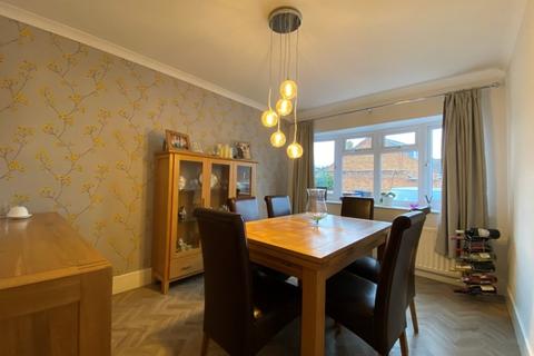 32 Deerfold Crescent, Burntwood, WS7 9AX
