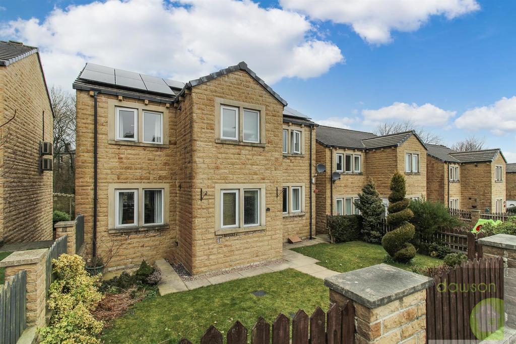 Gosport Close, Outlane, Huddersfield 4 bed detached house £330,000