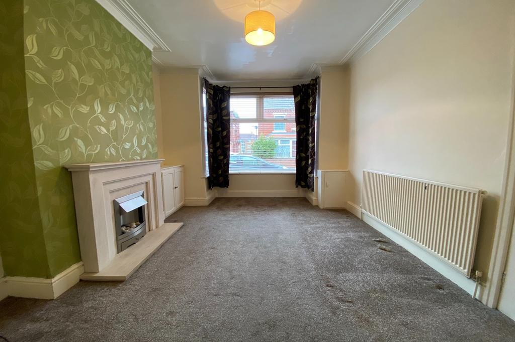 Gorse Street, Stretford, Manchester, M32 3 bed terraced house £800