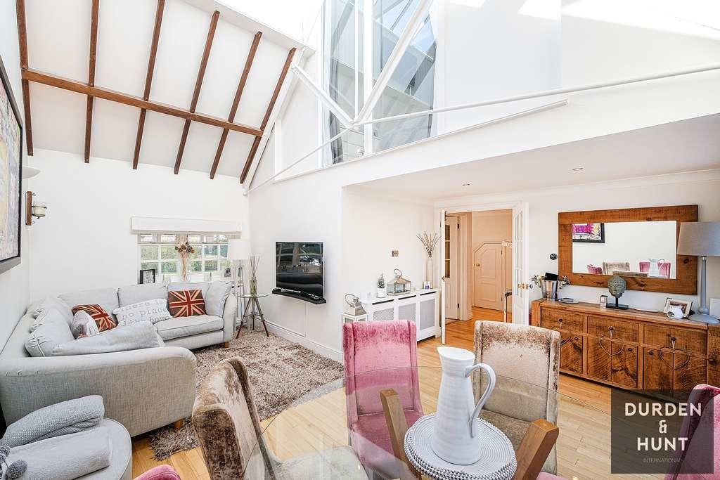 The Glasshouse, Elmbridge Hall, Fyfield 3 bed terraced house £550,000