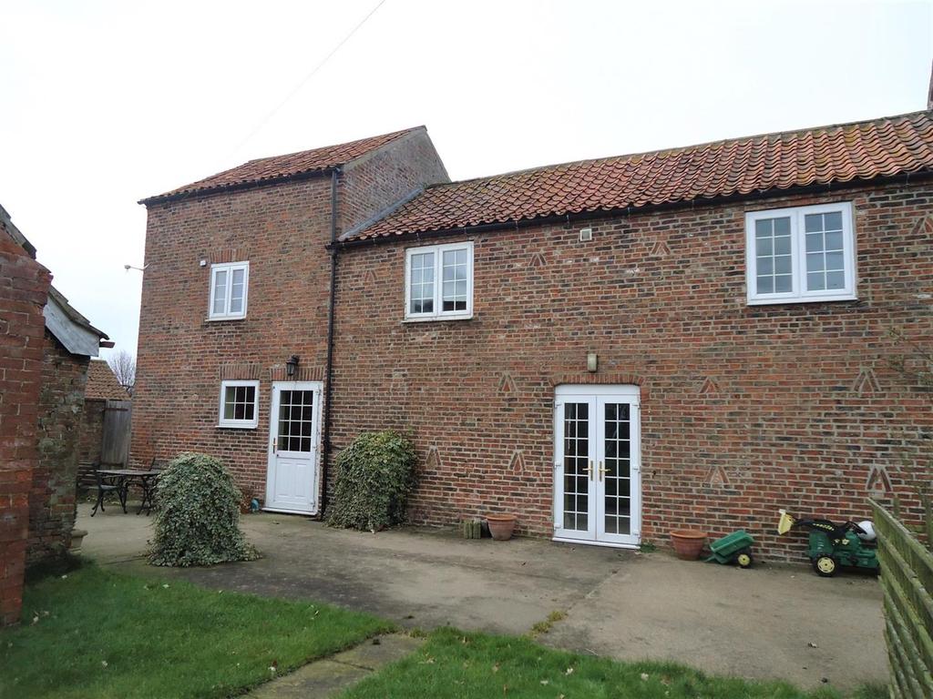 Maunby, Thirsk 3 bed barn conversion £1,100 pcm (£254 pw)