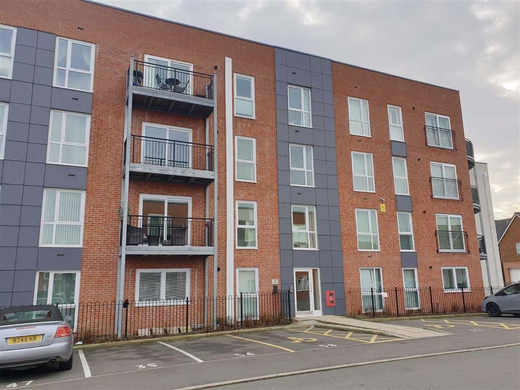 Sheen Gardens, WILMSLOW, HEALD GREEN 2 bed apartment £800 pcm (£185 pw)