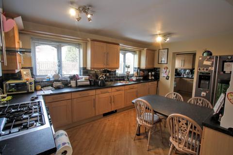 37 Abbotsfield Way, Faverdale, Darlington, DL3 0GB