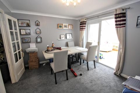 37 Abbotsfield Way, Faverdale, Darlington, DL3 0GB