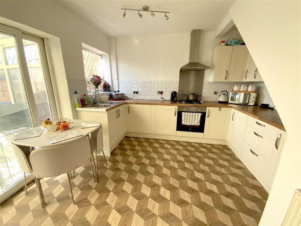 Fairway, Waltham, North East... 2 bed semidetached house £147,000