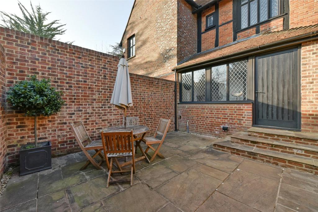 Private Courtyard