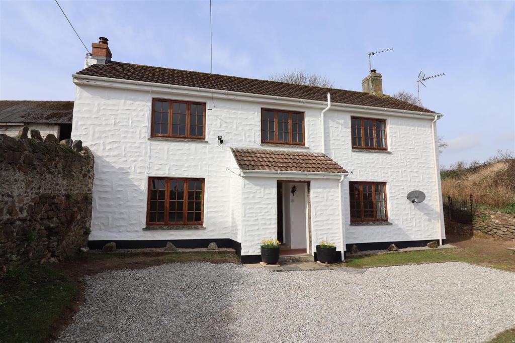 Trevarrick, Gorran, St. Austell 2 bed cottage £875 pcm (£202 pw)