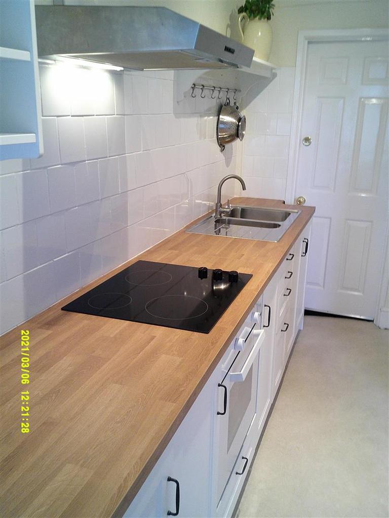 2. Kitchen.JPG