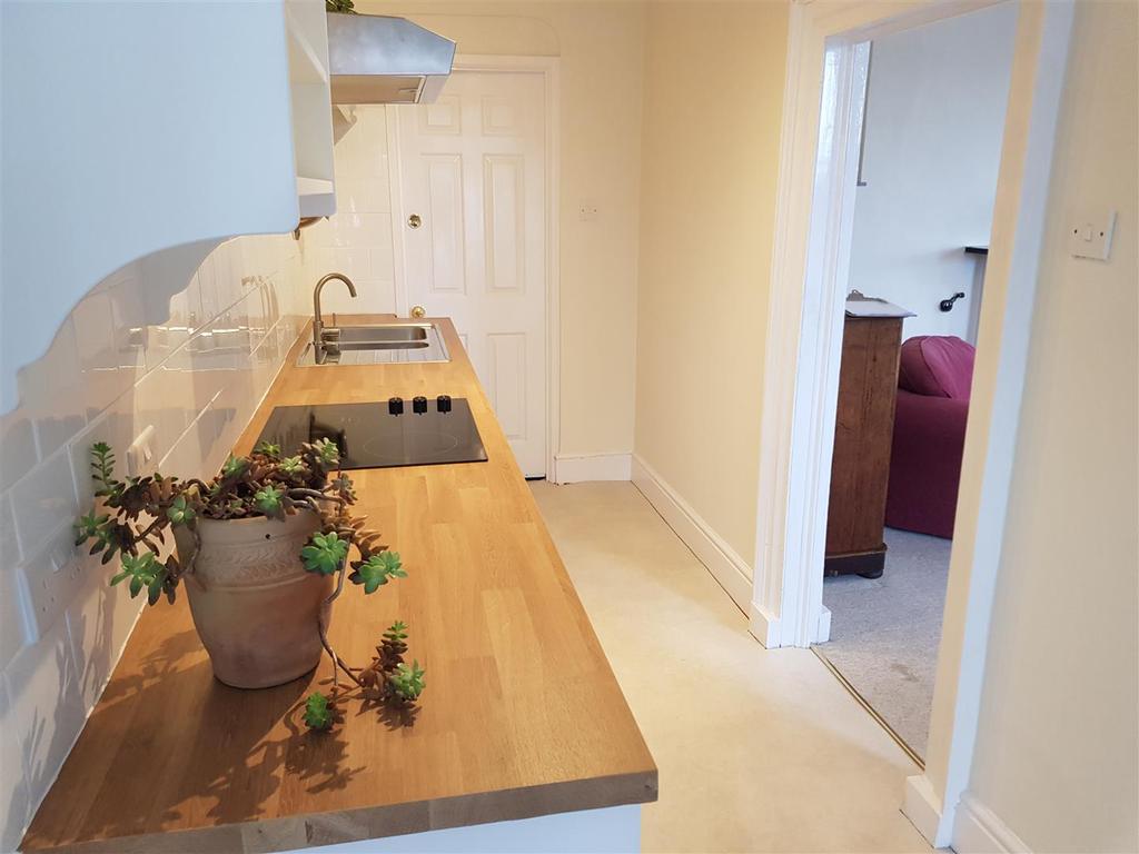3. Kitchen.jpg