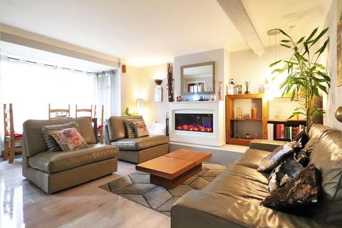 25 Streamway, Belvedere, DA17 6ND