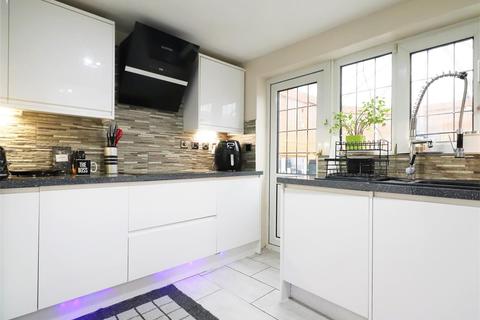 25 Streamway, Belvedere, DA17 6ND