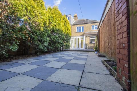 2 Acacia Road, Enfield, EN2 0DP