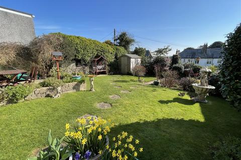 13 Menacuddle Lane, St Austell, PL25 5QN