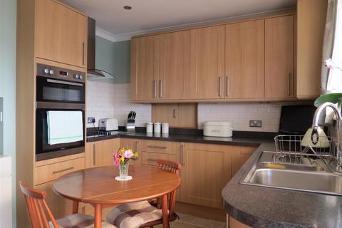 13 Menacuddle Lane, St Austell, PL25 5QN