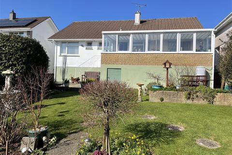 13 Menacuddle Lane, St Austell, PL25 5QN