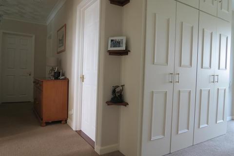 13 Menacuddle Lane, St Austell, PL25 5QN