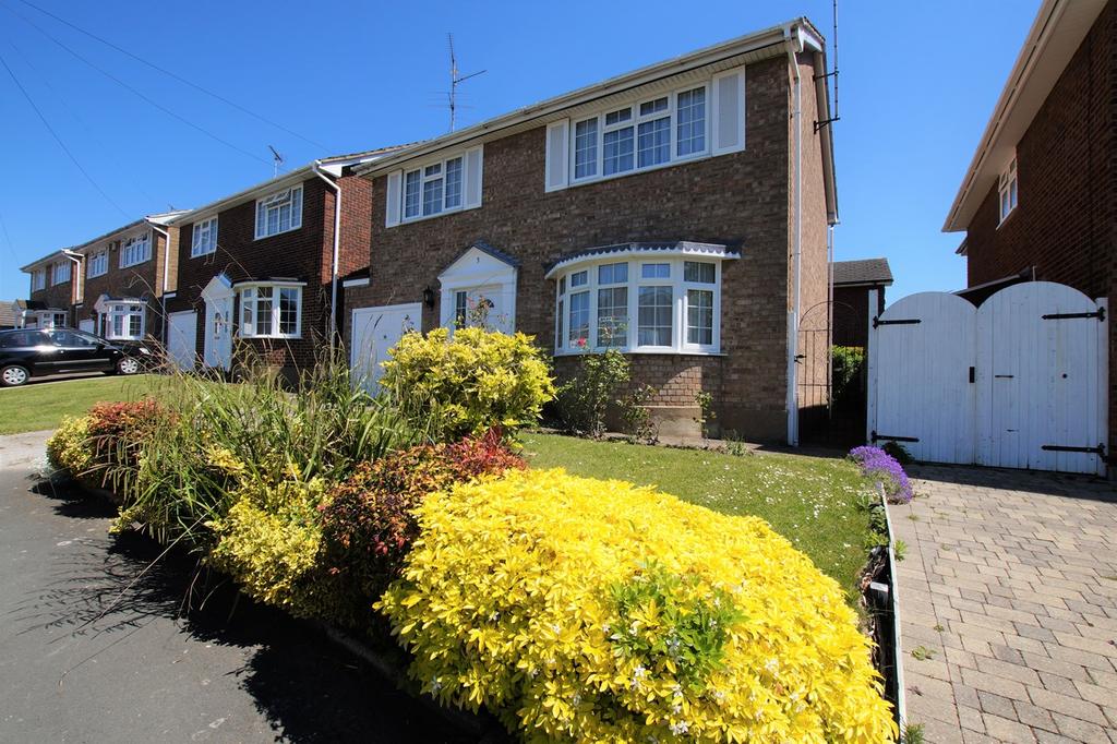 The Laurels, Rayleigh, SS6 4 bed detached house £475,000