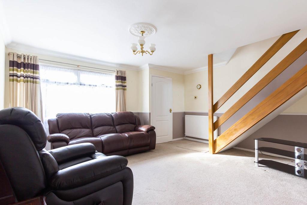 Salford Close, Redditch 3 bed detached house £875 pcm (£202 pw)