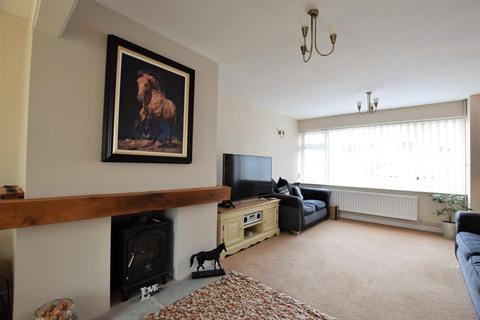 18 Balmoral Road, Oakham, LE15 6RT