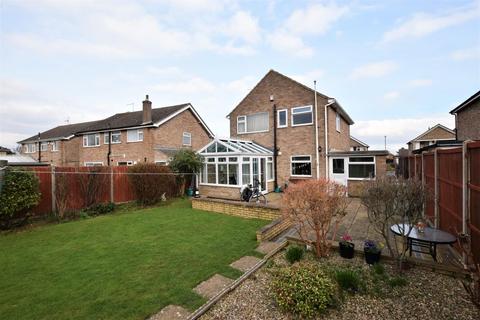 18 Balmoral Road, Oakham, LE15 6RT