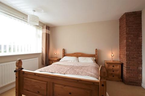 18 Balmoral Road, Oakham, LE15 6RT