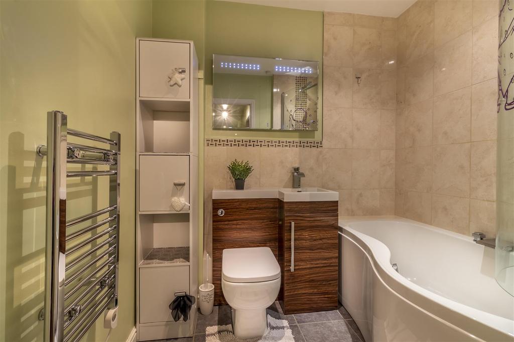 Bathroom 1 2nd.jpg