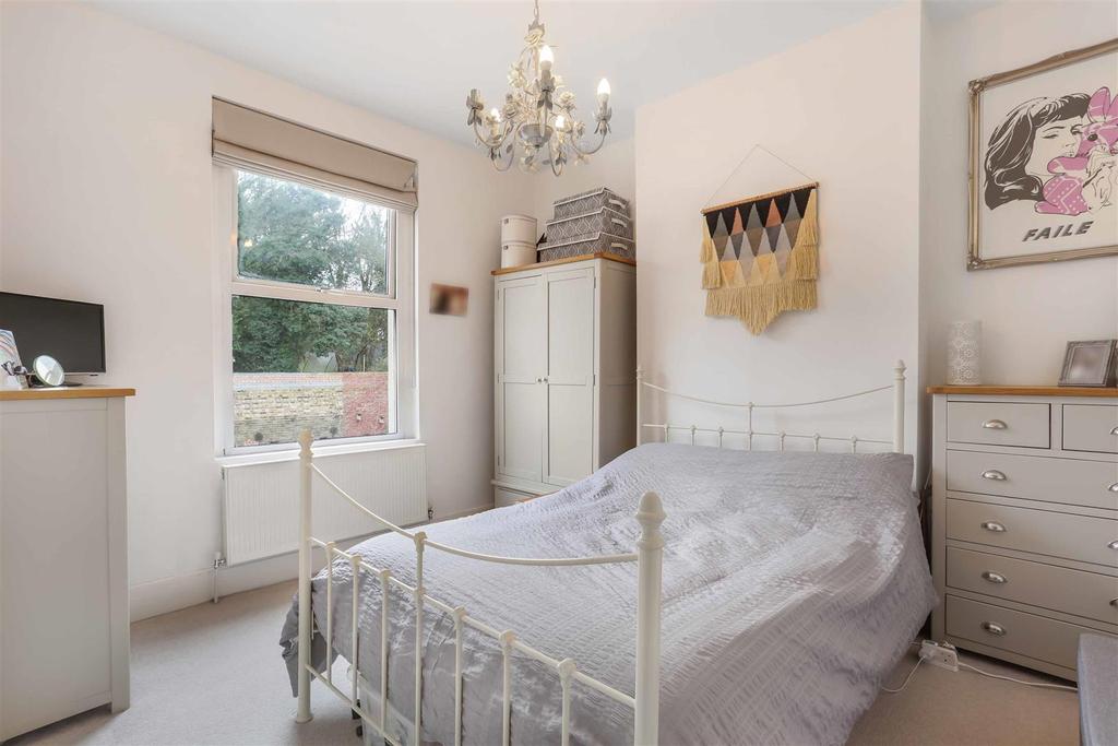 525852300 - 2 Camden Road, SM5 15.jpg