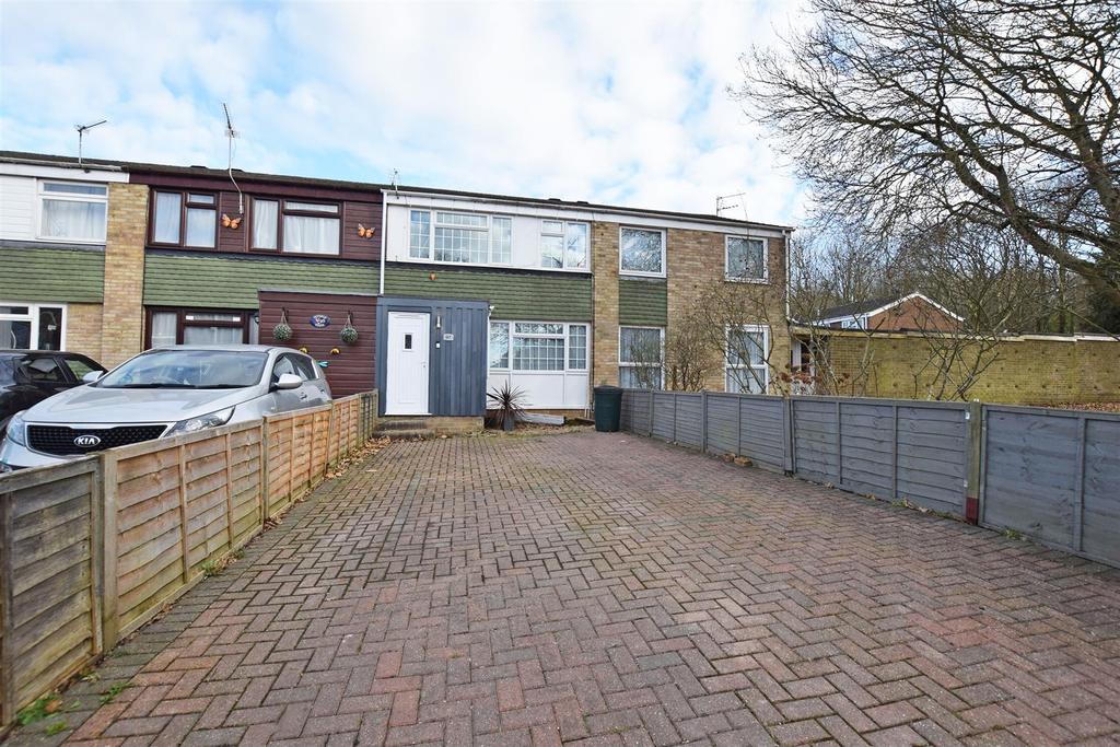 Bayswater Drive, Rainham, Parkwood 3 bed terraced house £280,000