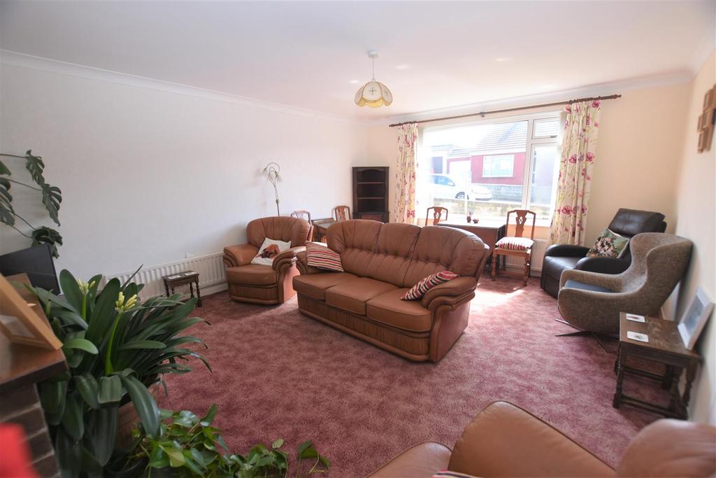 Trelawney Avenue, Treskerby, Redruth 3 bed detached bungalow £299,950