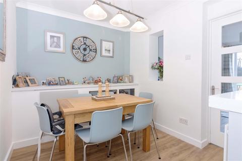 11 Barrington Close, Goring By Sea, Worthing, BN12 4RJ