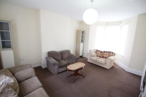 1 bedroom in a house share to rent - Wingrove Avenue, Newcastle upon Tyne NE4