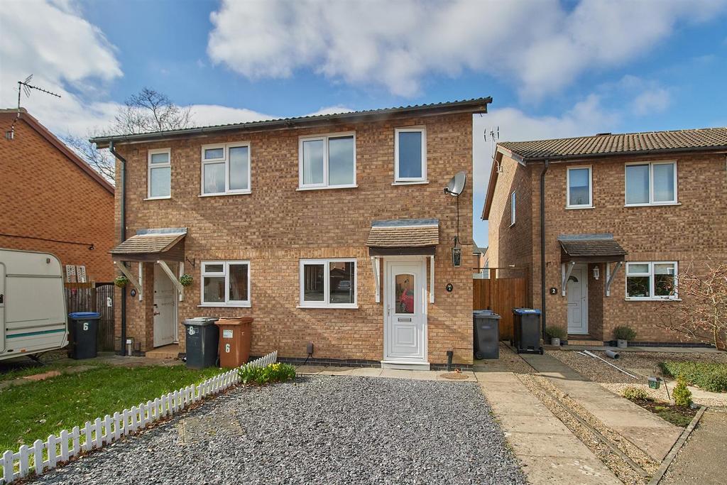 Stirling Avenue, Hinckley 2 bed semidetached house £170,000