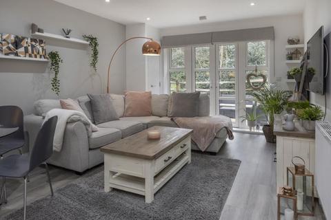 Flat 3, Chambord House Queenswood Crescent, Englefield Green, Egham, TW20 0AT