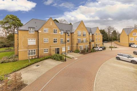 Flat 3, Chambord House Queenswood Crescent, Englefield Green, Egham, TW20 0AT