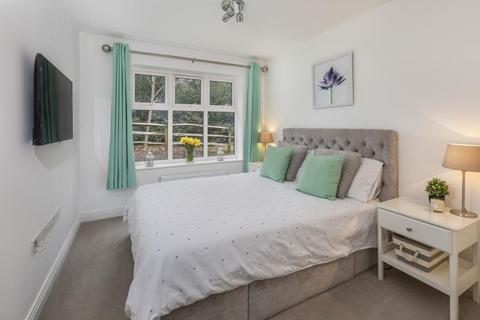 Flat 3, Chambord House Queenswood Crescent, Englefield Green, Egham, TW20 0AT