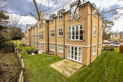 Flat 3, Chambord House Queenswood Crescent, Englefield Green, Egham, TW20 0AT