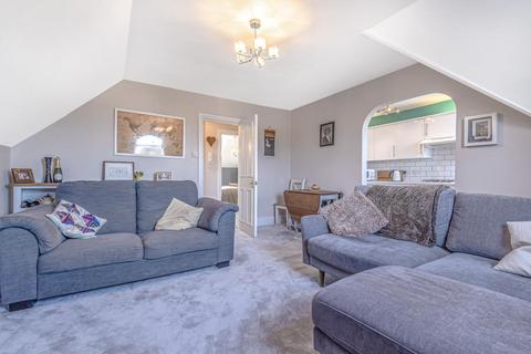 Flat B, 16 Oxford Road, London, SW15 2LF