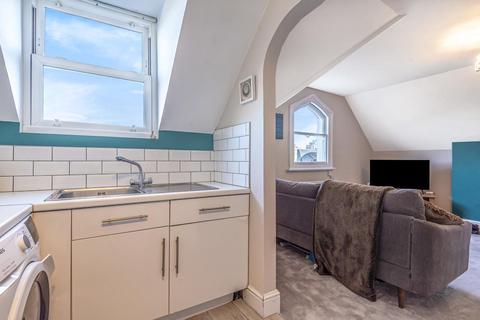 Flat B, 16 Oxford Road, London, SW15 2LF