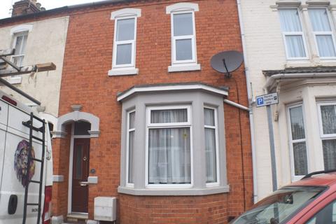 2 bedroom terraced house to rent, Dundee Street, Northampton, NN5