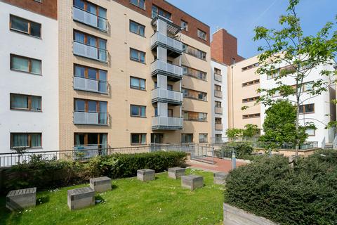 2 bedroom flat to rent, Pryce House, Bow, E3
