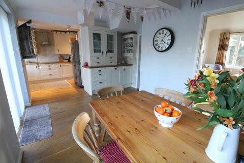 22 Bruce Close, Haywards Heath, RH16 4QE