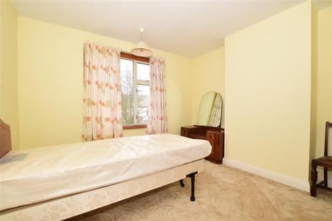 14 Milton Avenue, Gravesend, DA12 1QL